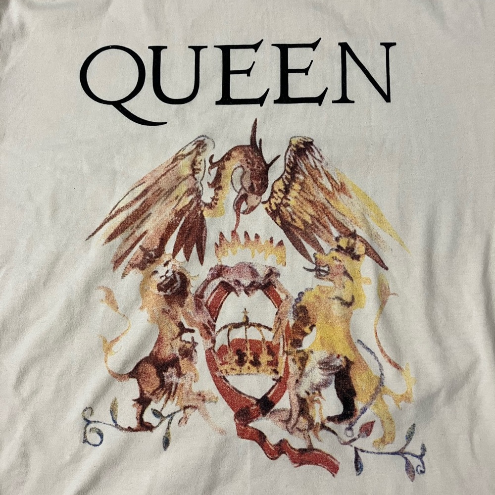 Queen Tee - Picture 2 of 3